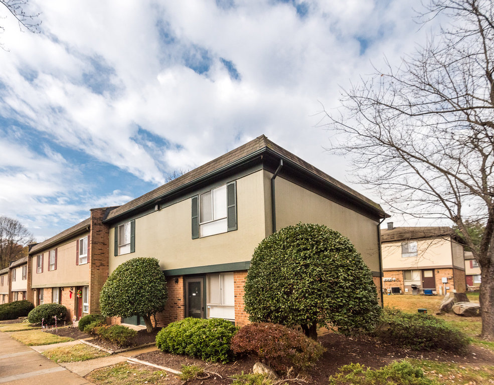 Manchester Lake Townhomes Apartments Richmond, VA Home